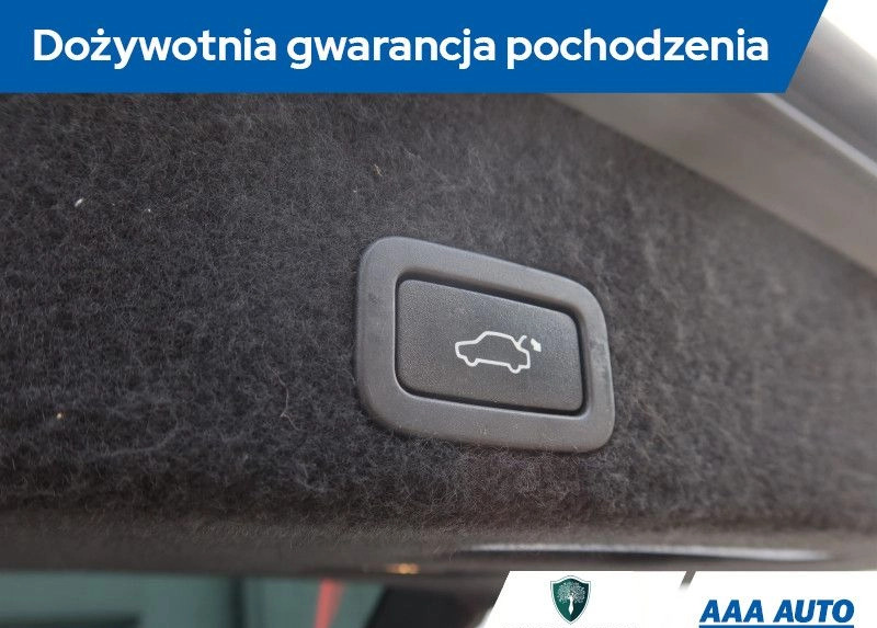 Volvo XC 60 cena 94000 przebieg: 132411, rok produkcji 2015 z Przysucha małe 254